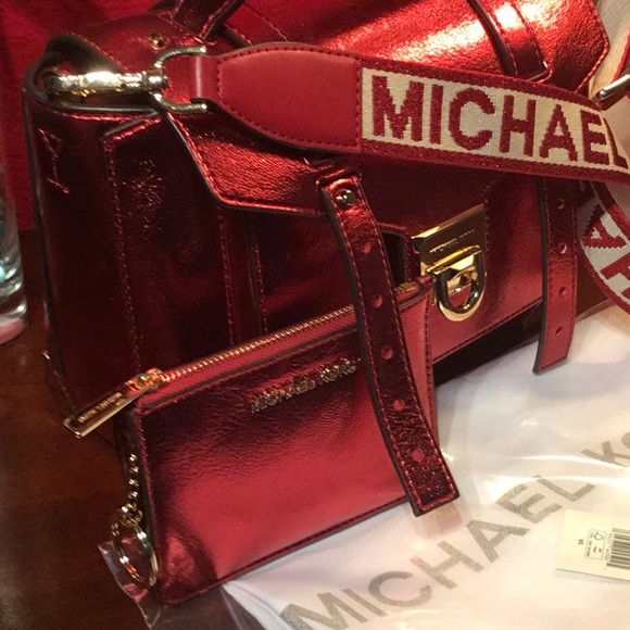 MICHAEL KORS METALLIC RED MANHATTAN - Picture 3 of 5